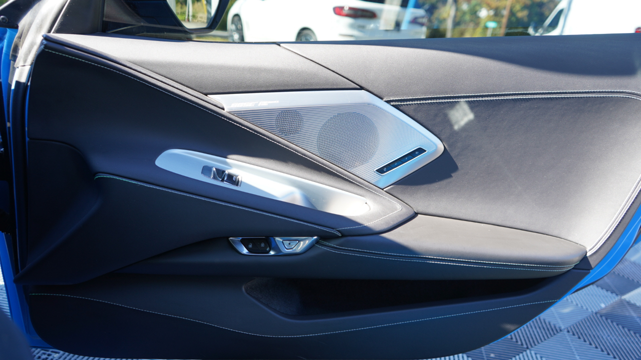 Chevrolet Corvette 2dr Stingray Cpe w/2LT 2021