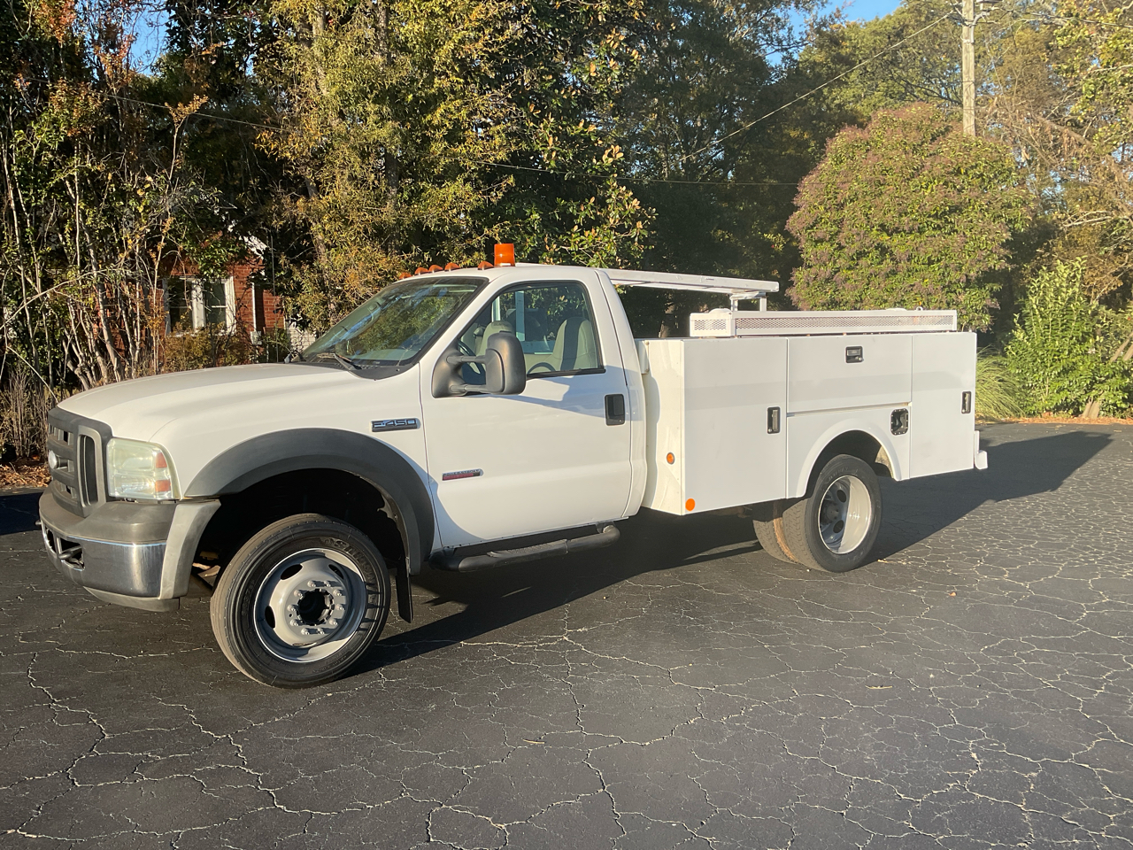 2007 Ford F-450 SD Regular Cab 2WD DRW