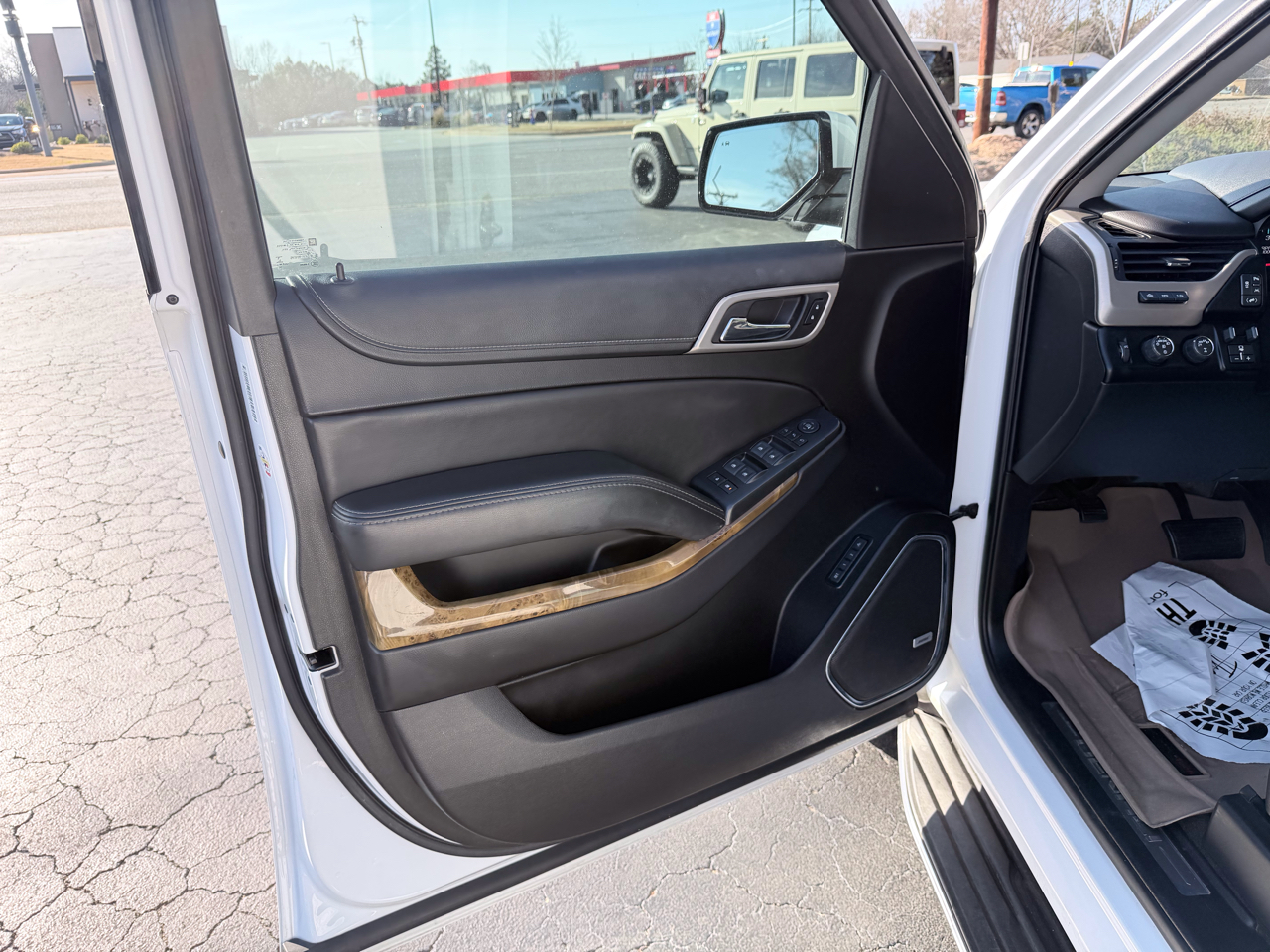 GMC Yukon XL Denali 4WD 2017