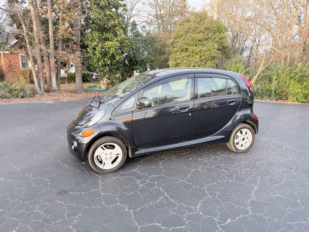 Mitsubishi I-MiEV SE 2012