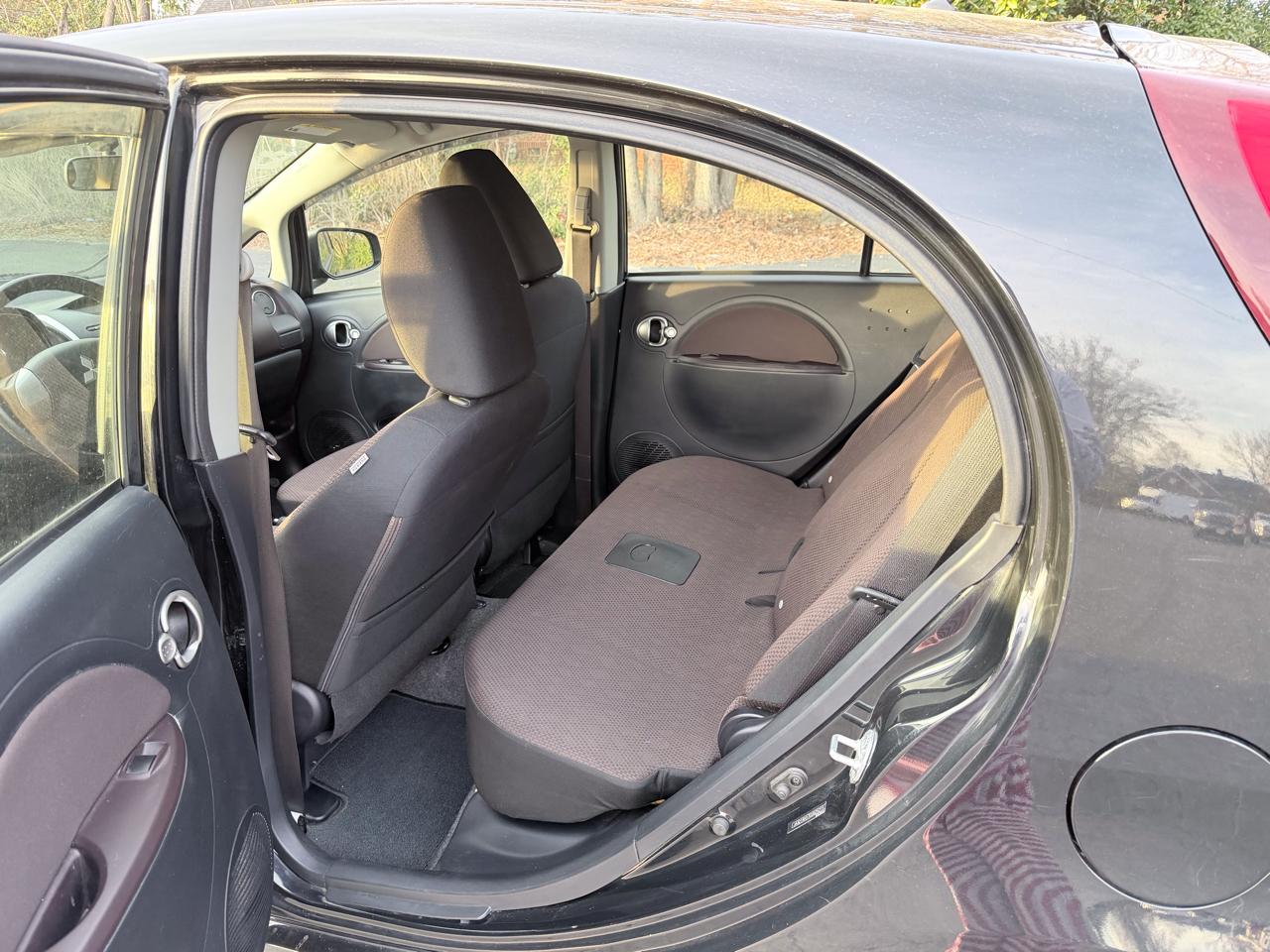 Mitsubishi I-MiEV SE 2012