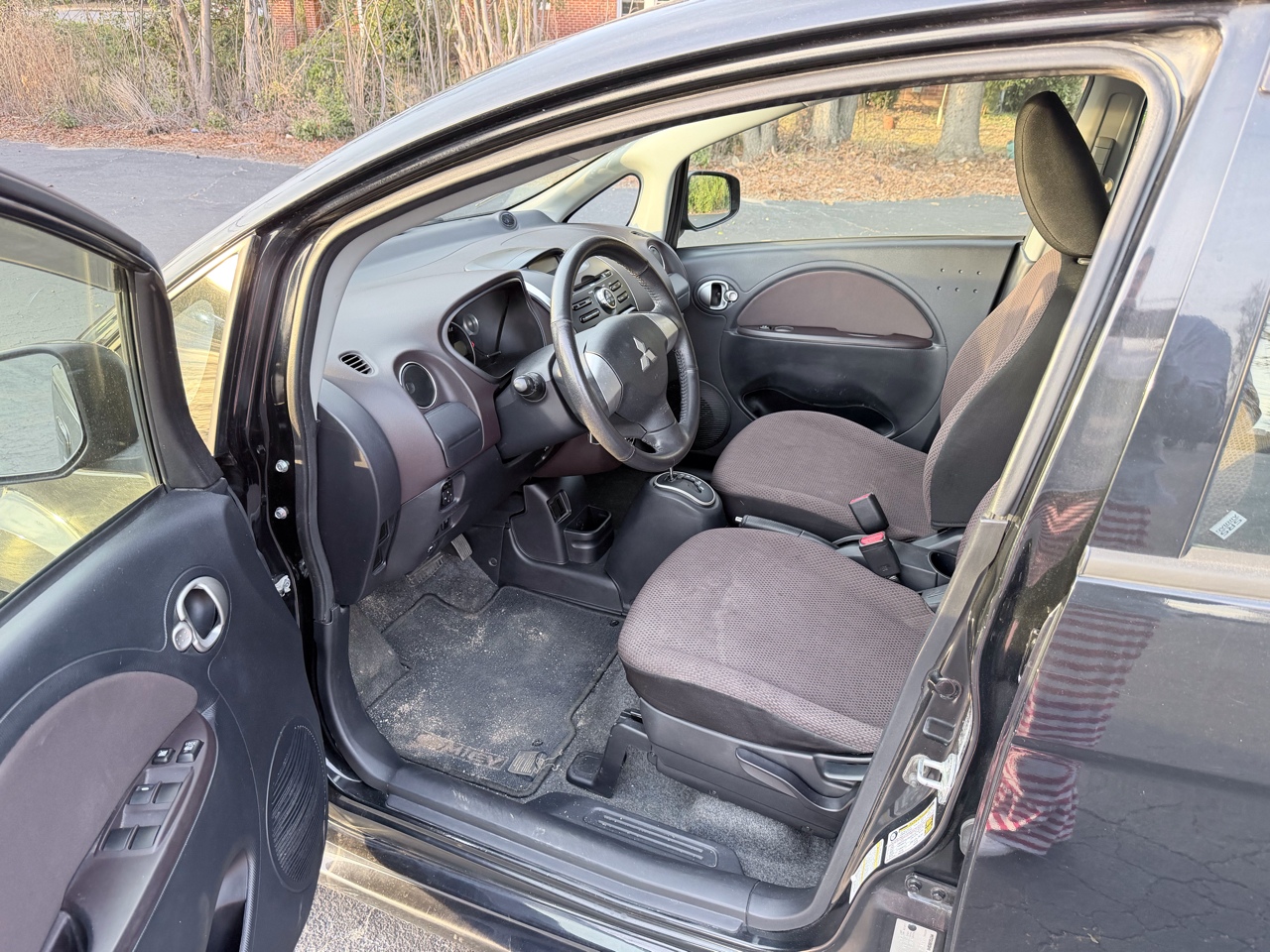 Mitsubishi I-MiEV SE 2012