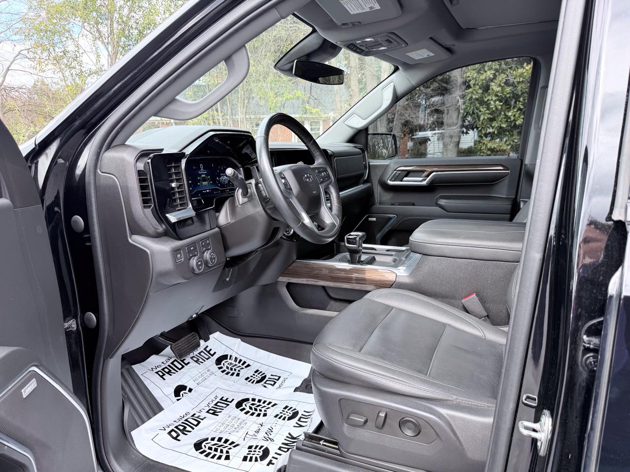 Chevrolet Silverado 1500 RST Crew Cab 4WD 2023