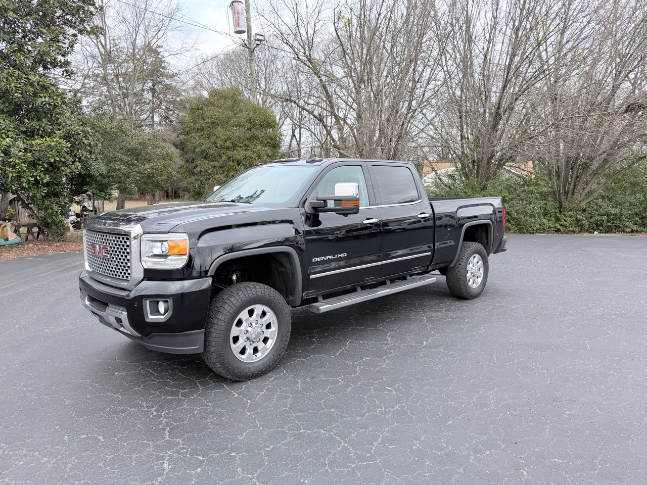 GMC Sierra 2500HD Denali Crew Cab 4WD 2016