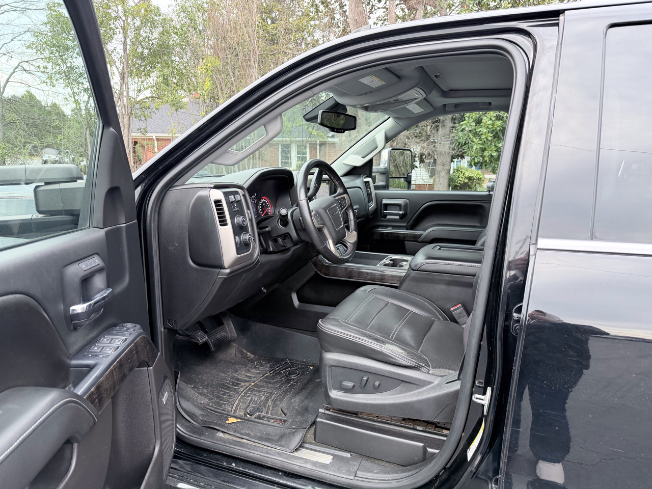 GMC Sierra 2500HD Denali Crew Cab 4WD 2016