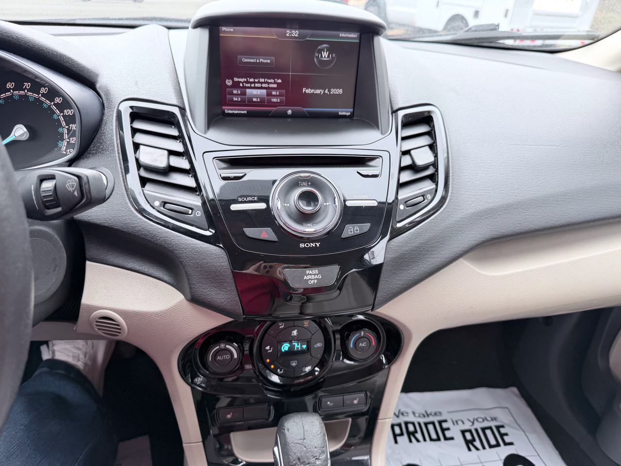 Ford Fiesta Titanium Sedan 2014