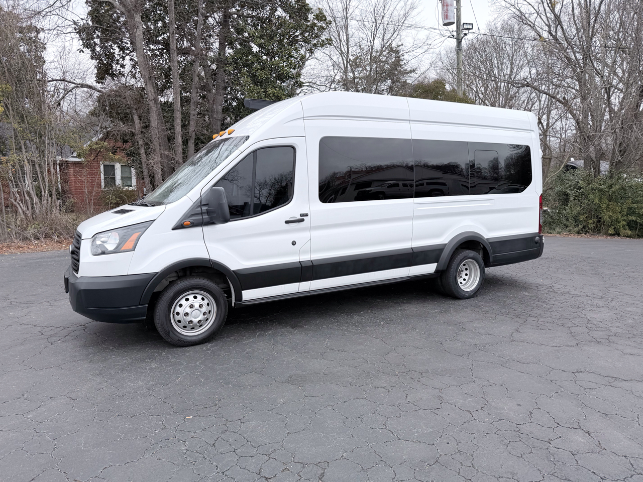 Ford Transit 350 Wagon HD High Roof XL Sliding Pass. 148 WB EL 2019