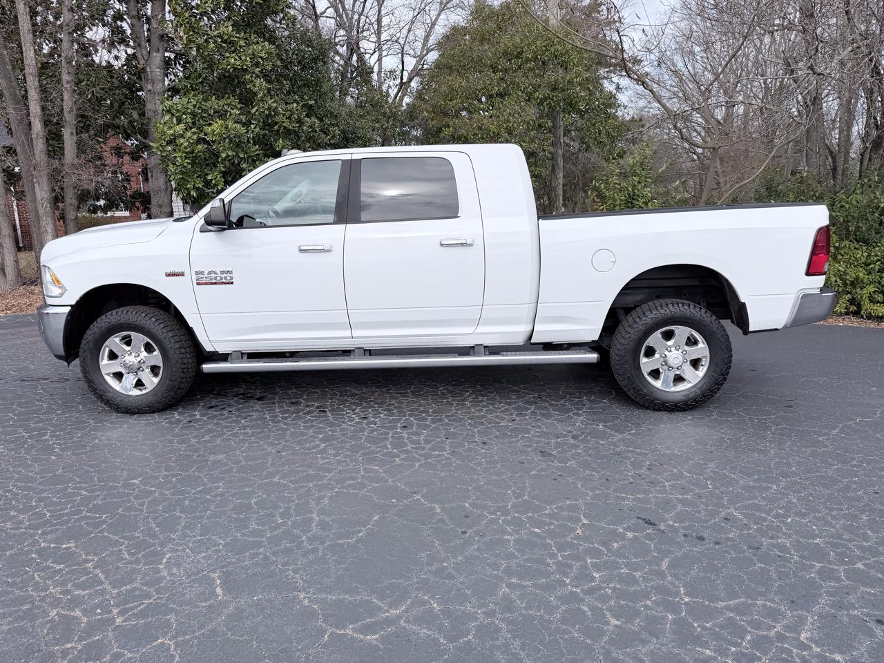 RAM 2500 SLT Mega Cab 4WD 2015