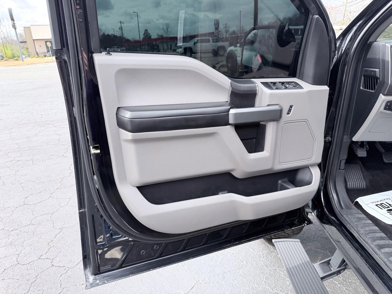 Ford F-150 Lariat SuperCrew 6.5-ft. Bed 4WD 2017