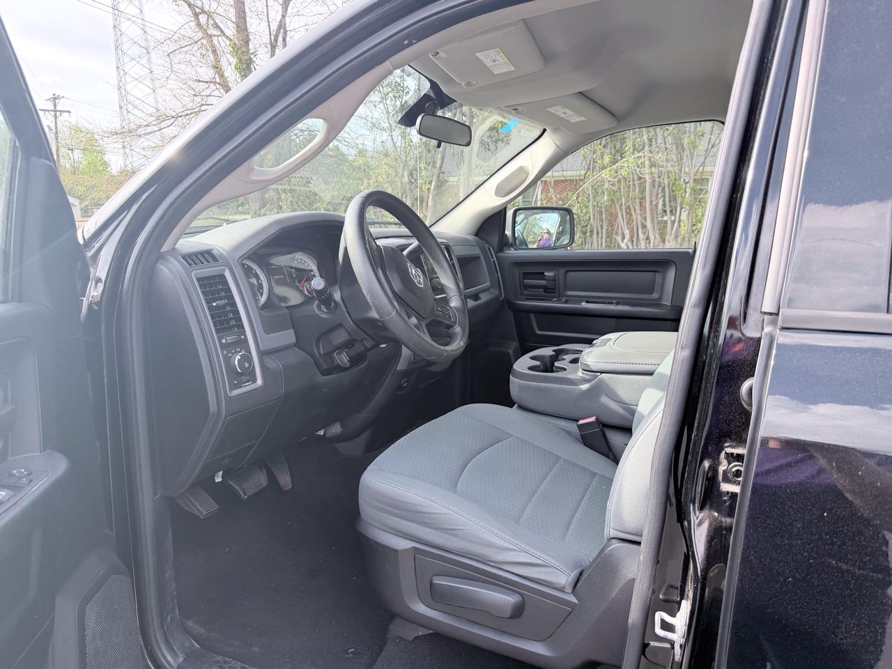 RAM 1500 Tradesman Quad Cab 4WD 2014