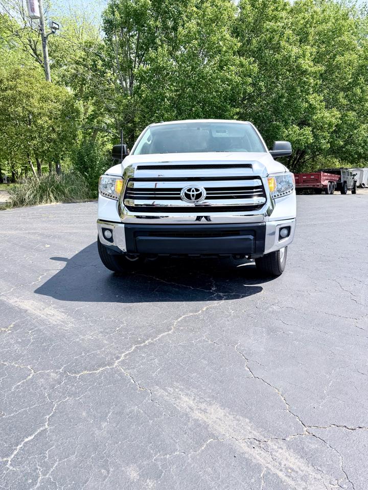 Toyota Tundra SR5 5.7L V8 FFV Double Cab 4WD 2016