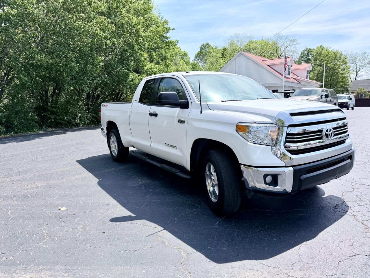 Toyota Tundra SR5 5.7L V8 FFV Double Cab 4WD 2016