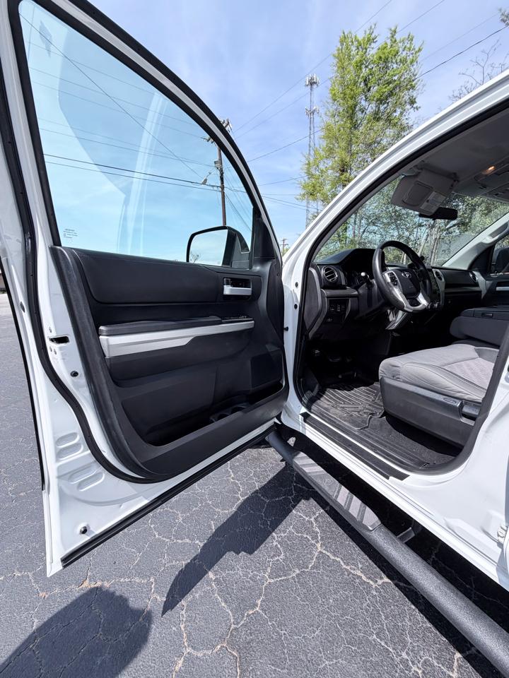 Toyota Tundra SR5 5.7L V8 FFV Double Cab 4WD 2016