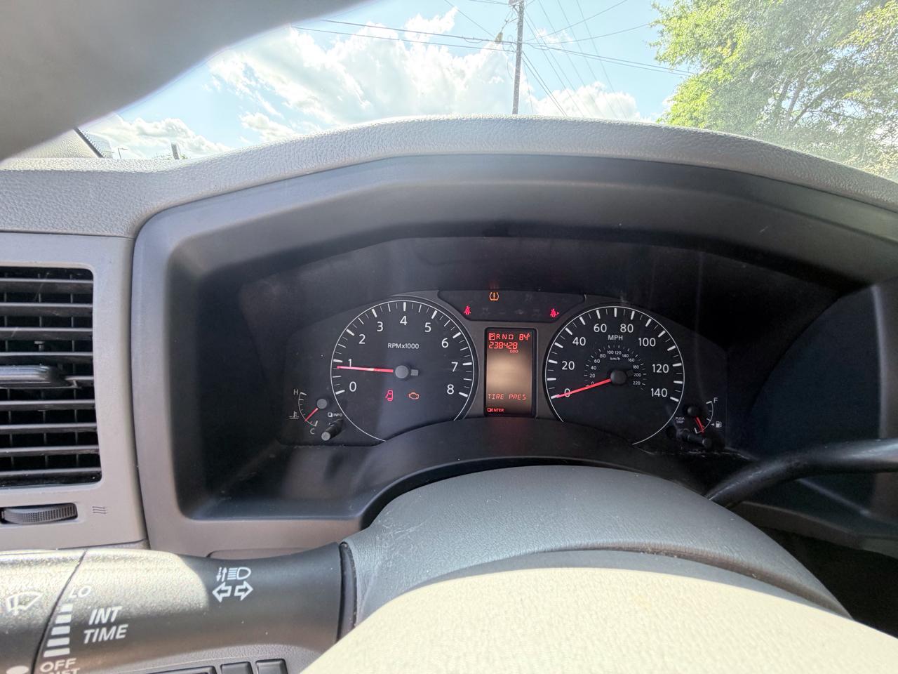 Nissan NV Passenger 3500 S V8 2014