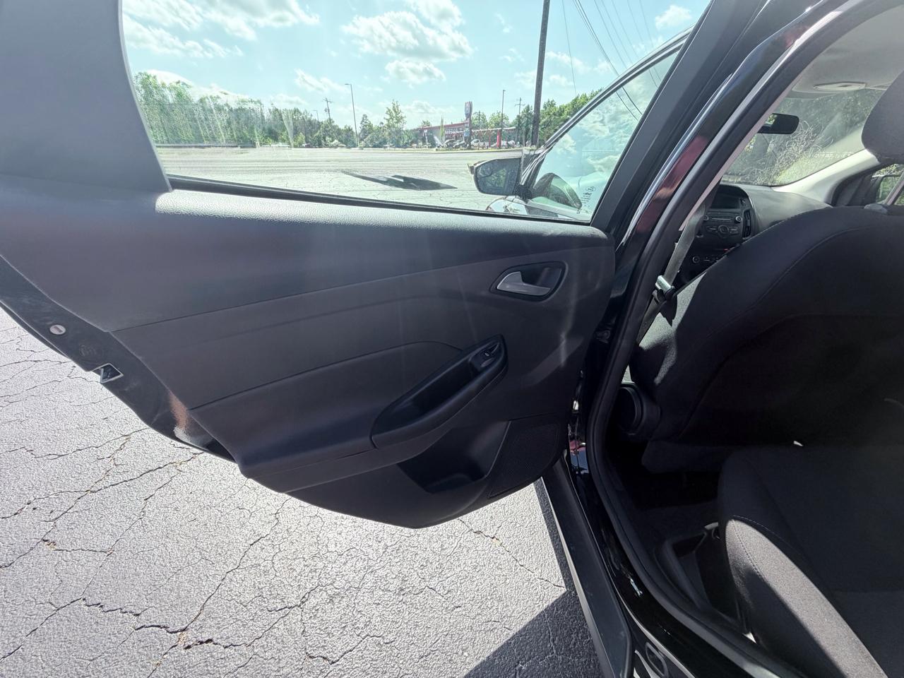 Ford Focus SE Hatch 2018