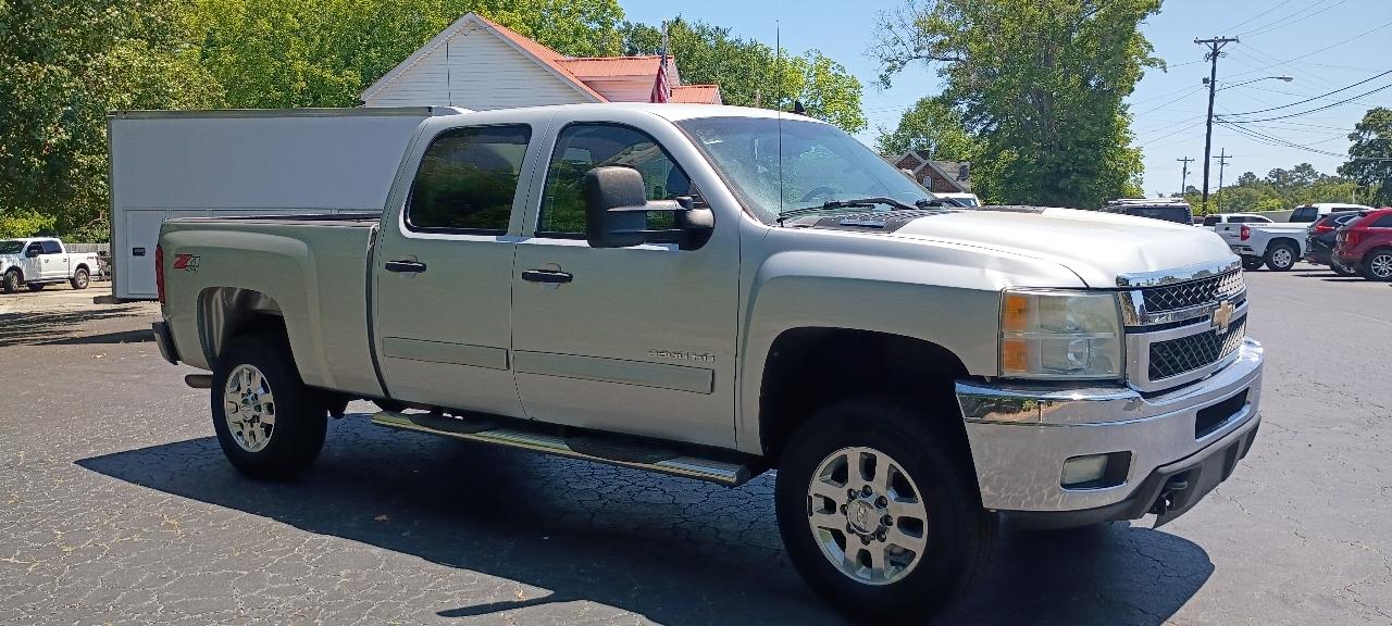 Chevrolet Silverado 2500HD LT Crew Cab 4WD 2011