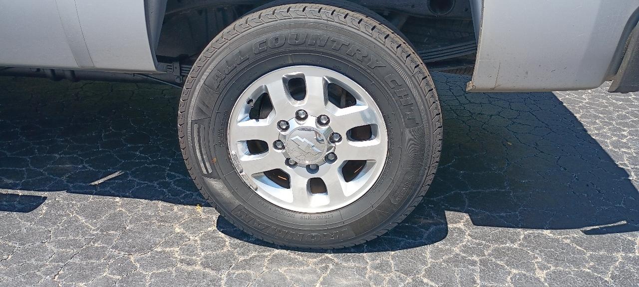 Chevrolet Silverado 2500HD LT Crew Cab 4WD 2011