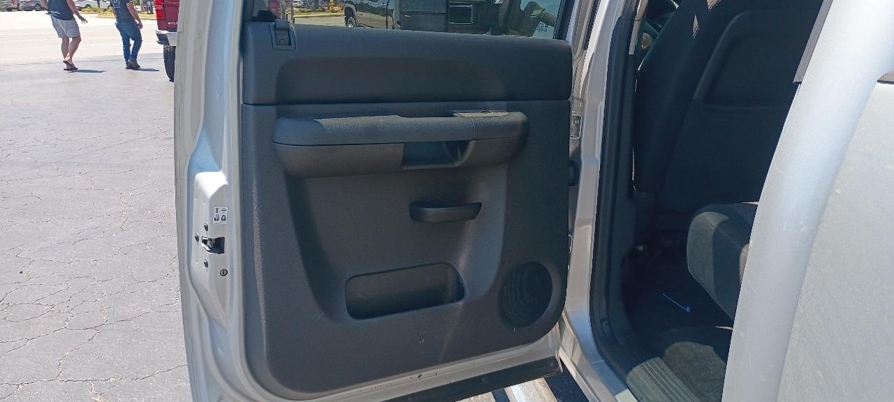 Chevrolet Silverado 2500HD LT Crew Cab 4WD 2011