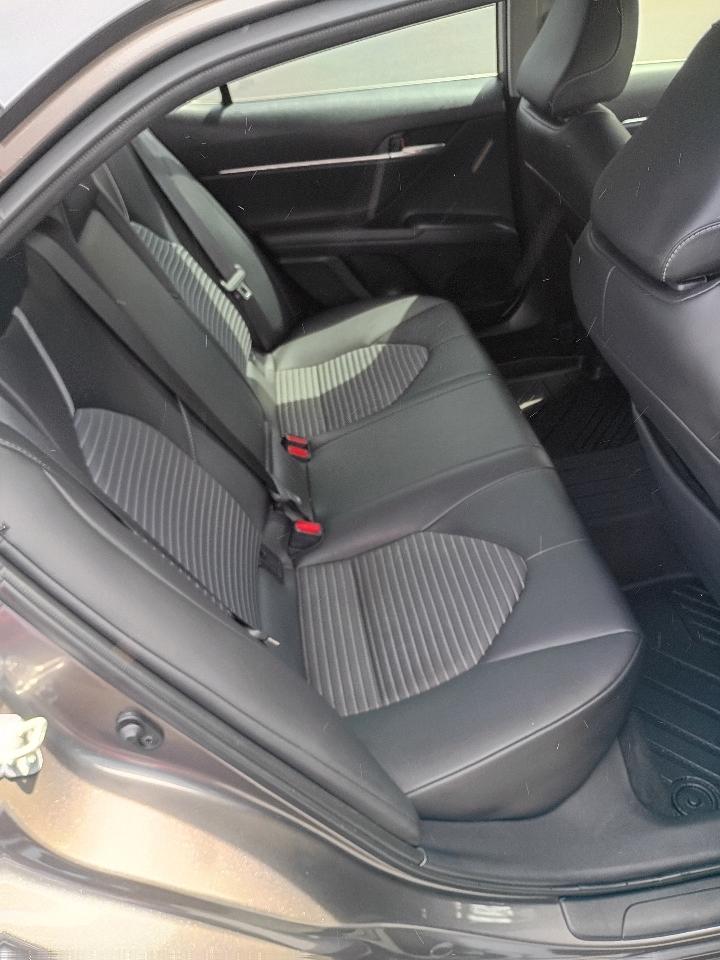 Toyota Camry SE 2023