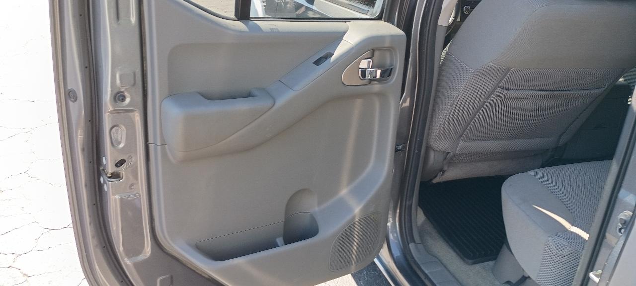 Nissan Frontier S Crew Cab 5AT 2WD 2016