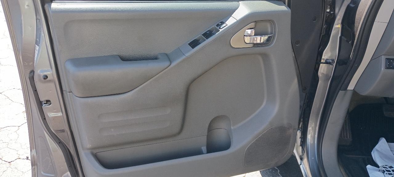 Nissan Frontier S Crew Cab 5AT 2WD 2016