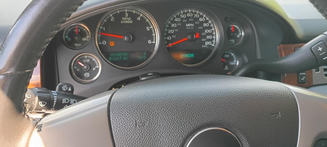 GMC Yukon XL SLT 1/2 Ton 4WD 2013