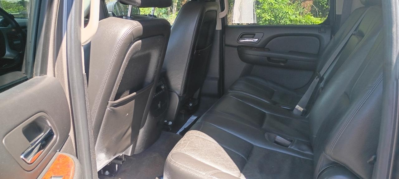 GMC Yukon XL SLT 1/2 Ton 4WD 2013