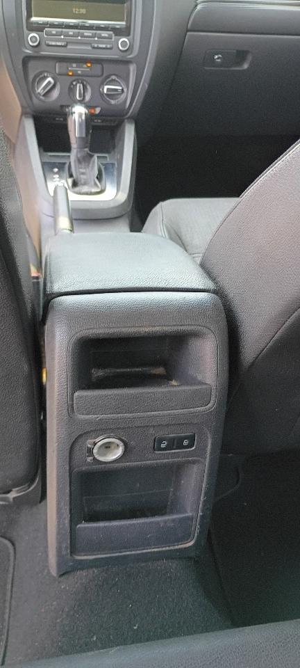 Volkswagen Jetta SE 2012