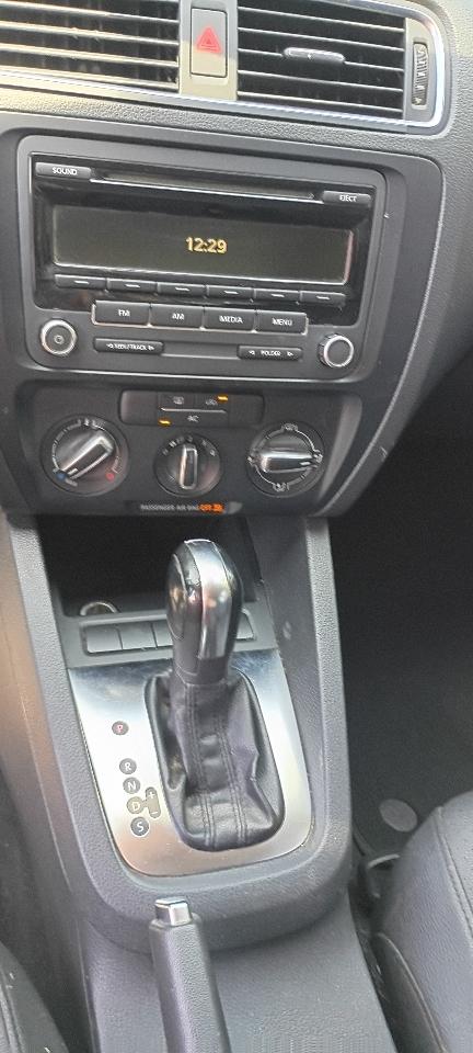 Volkswagen Jetta SE 2012