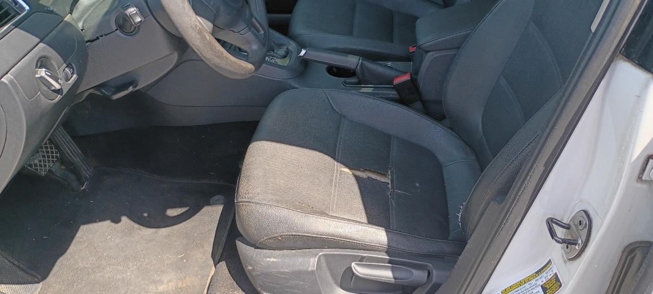 Volkswagen Jetta SE 2012