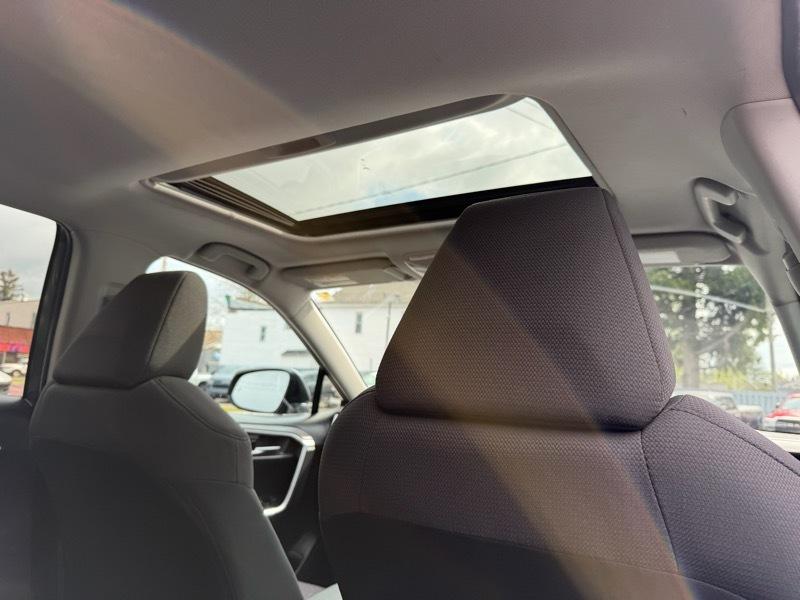 Toyota RAV4 XLE AWD 2019
