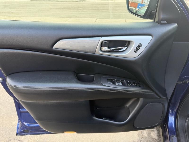 Nissan Pathfinder SL 4WD 2019