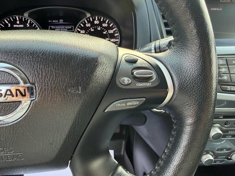 Nissan Pathfinder SL 4WD 2019