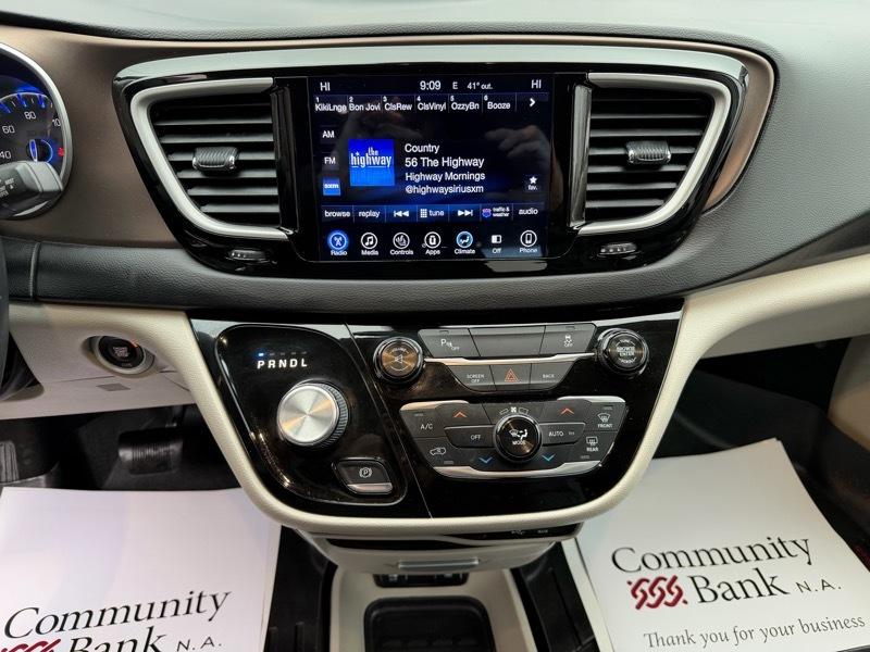 Chrysler Pacifica Touring-L 2017