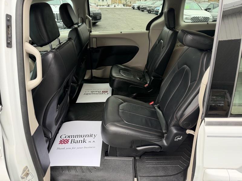 Chrysler Pacifica Touring-L 2017