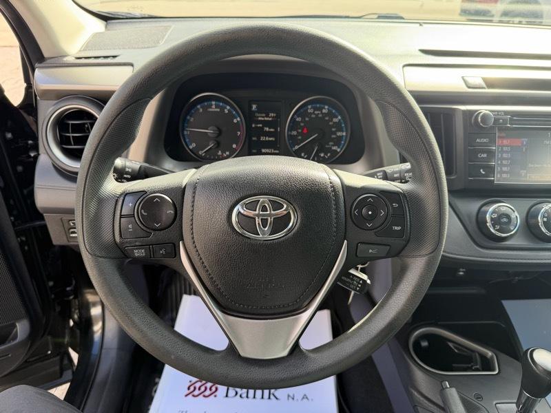 Toyota RAV4 LE AWD 2018