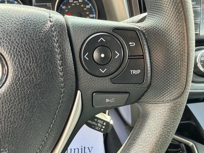 Toyota RAV4 LE AWD 2018