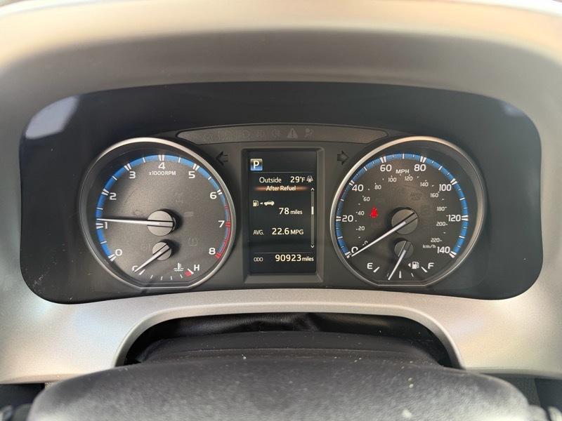 Toyota RAV4 LE AWD 2018