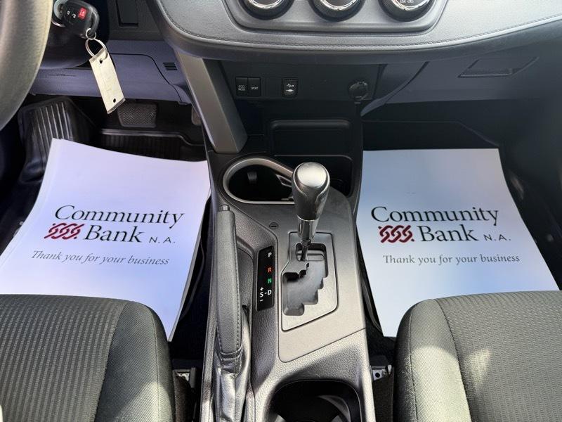 Toyota RAV4 LE AWD 2018