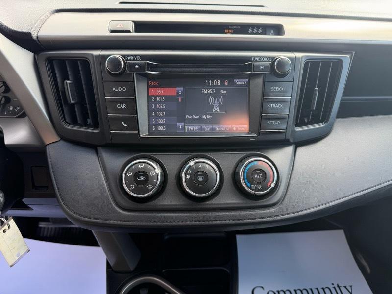 Toyota RAV4 LE AWD 2018