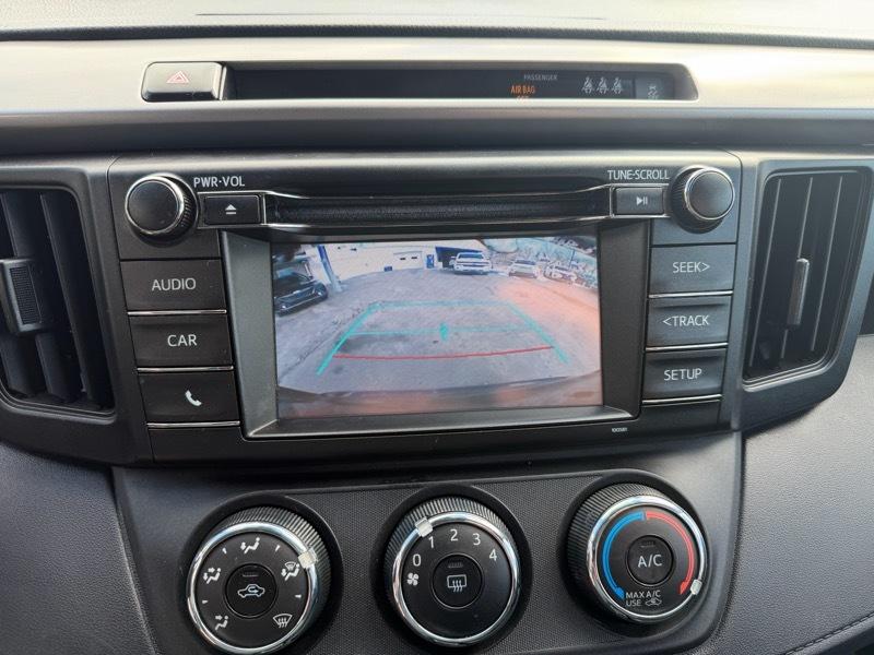 Toyota RAV4 LE AWD 2018