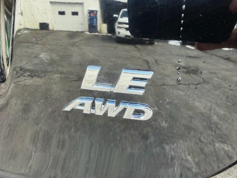 Toyota RAV4 LE AWD 2018