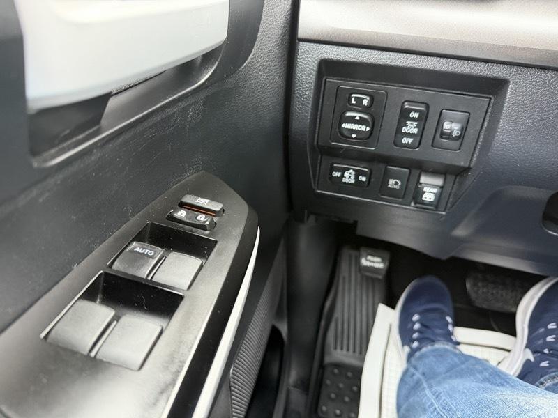 Toyota Tundra SR5 5.7L V8 CrewMax 4WD 2019