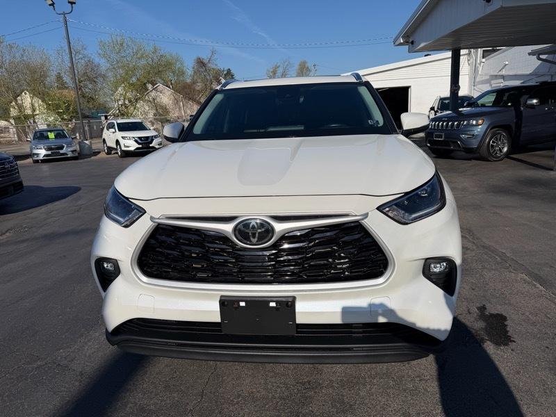 Toyota Highlander XLE AWD V6 2021
