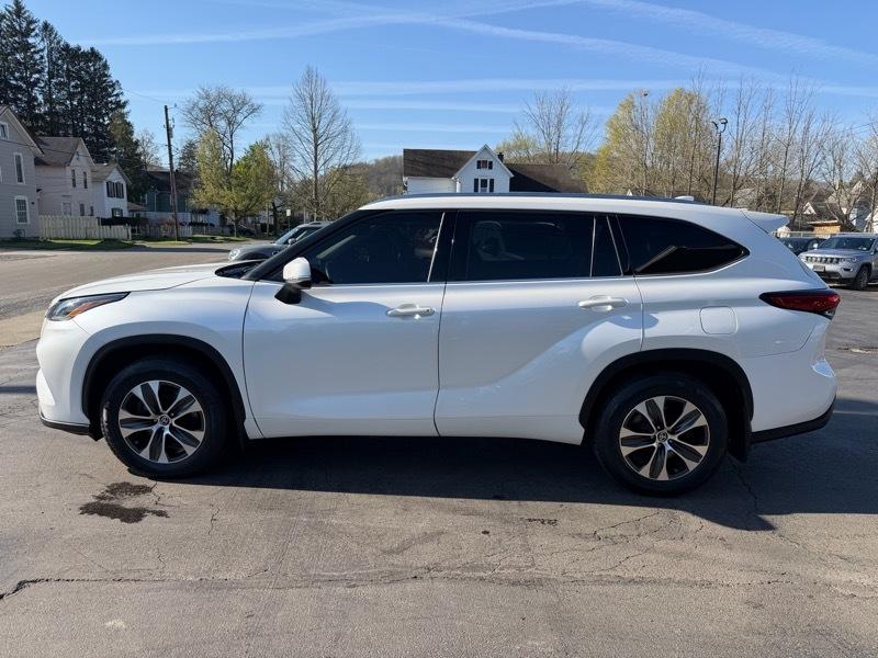 Toyota Highlander XLE AWD V6 2021