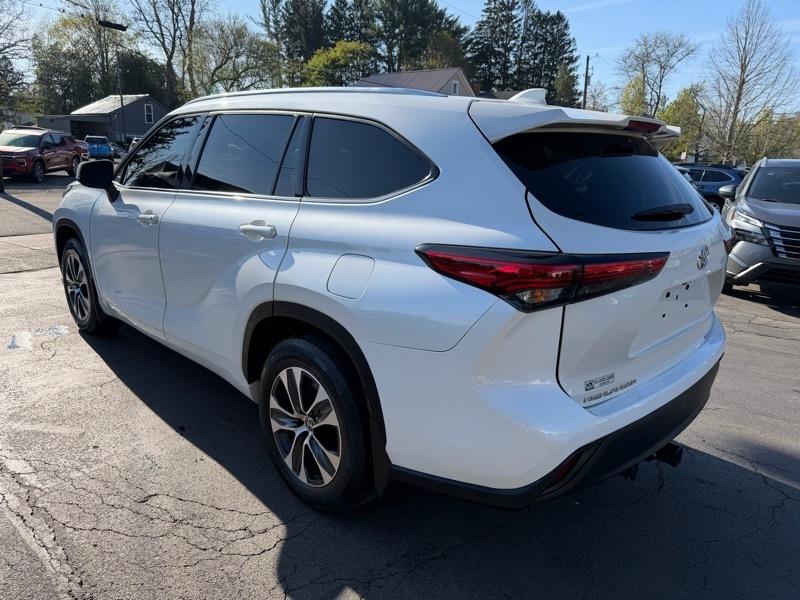 Toyota Highlander XLE AWD V6 2021