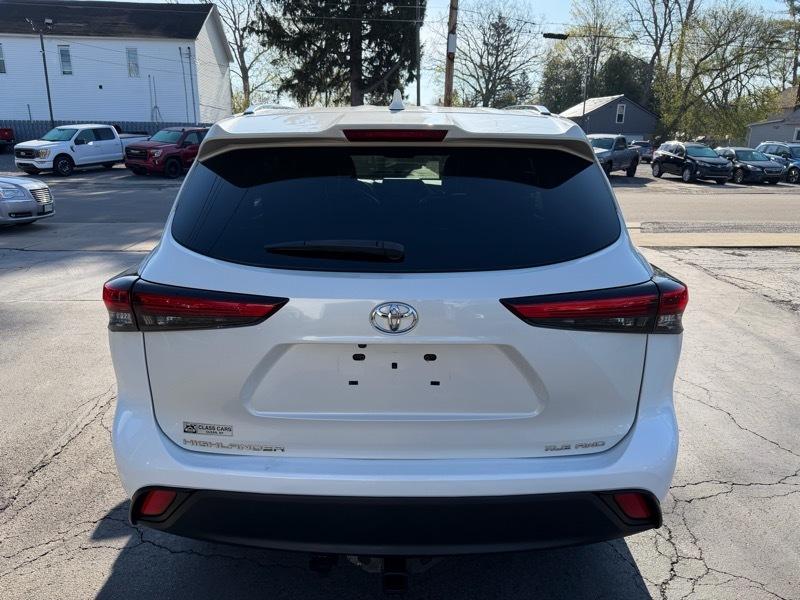 Toyota Highlander XLE AWD V6 2021