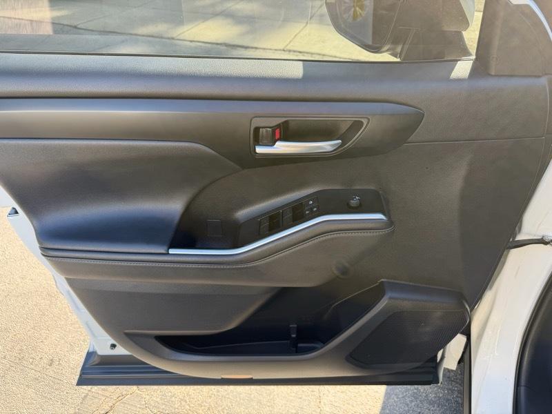 Toyota Highlander XLE AWD V6 2021