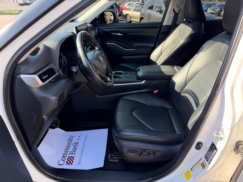 Toyota Highlander XLE AWD V6 2021