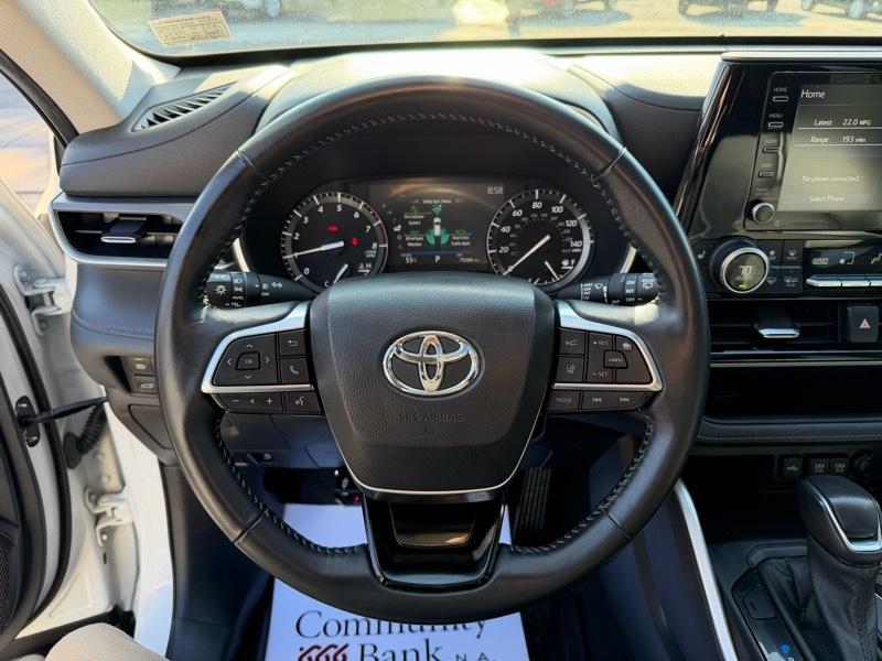 Toyota Highlander XLE AWD V6 2021